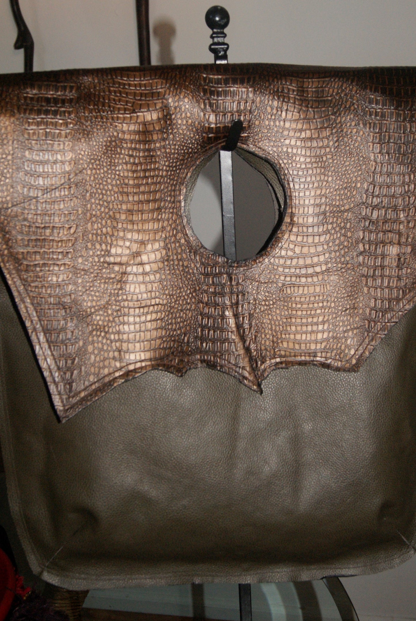 Madame Efumroye Tinuho handbag #M103