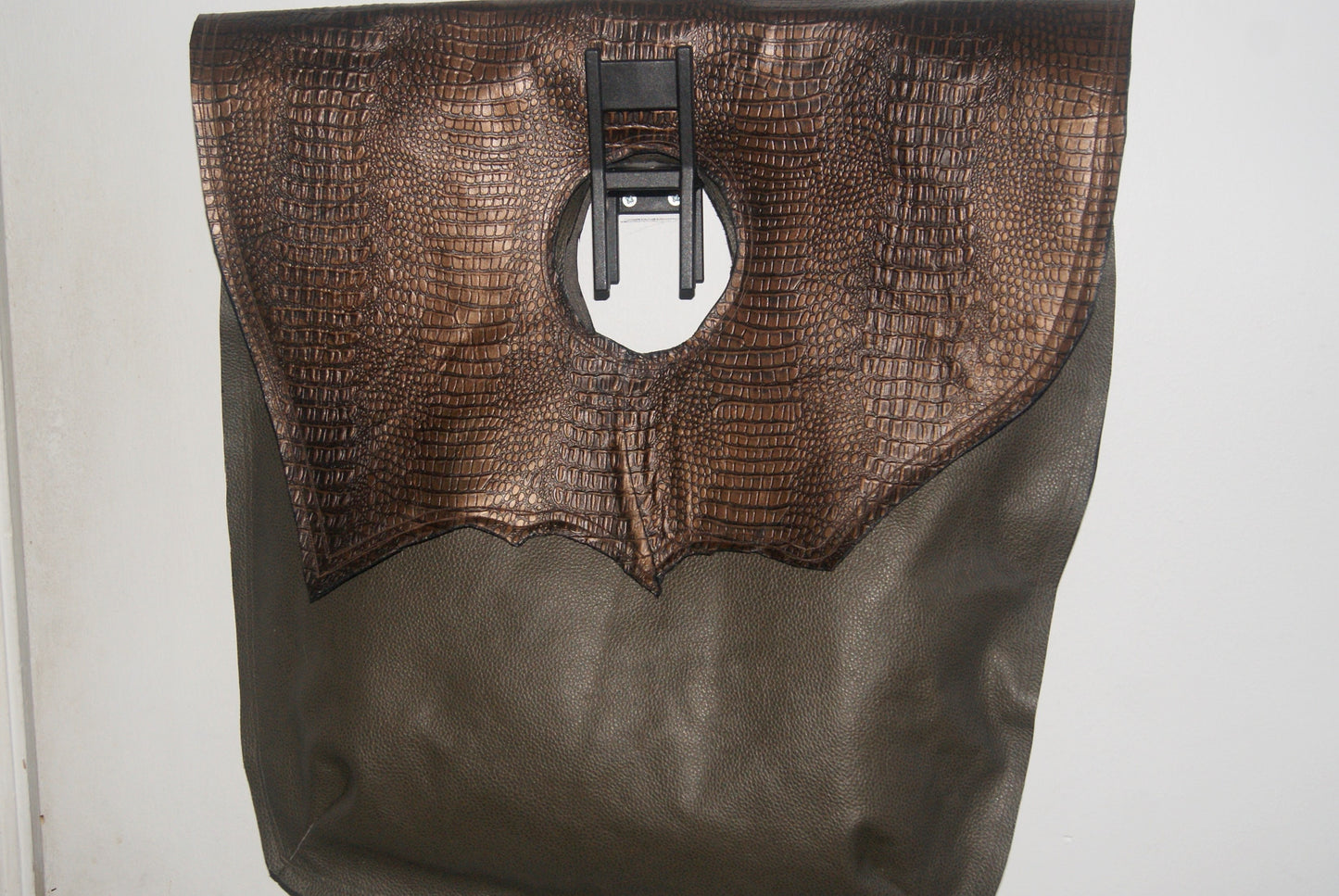 Madame Efumroye Tinuho handbag #M103