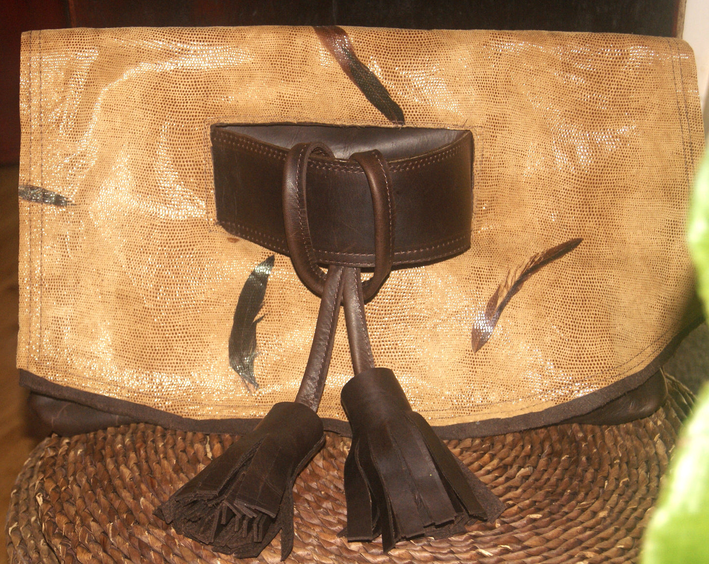 Wilma Man Killer Chocolate feathered- clutch