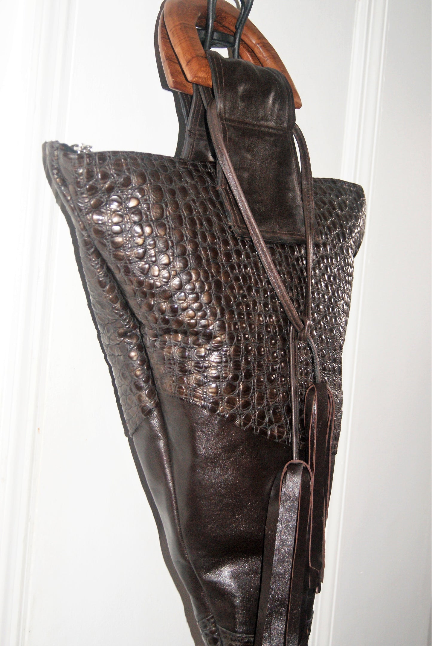 Queen Tiye-chocolate brown-handbag                     #Q110